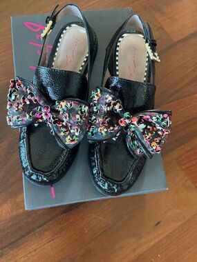 Besty Johnson size 7.5 Black Patent Mule